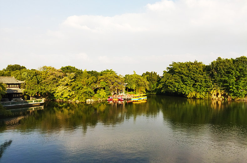逛东莞道滘粤晖园，据说是中国最大的私家园林